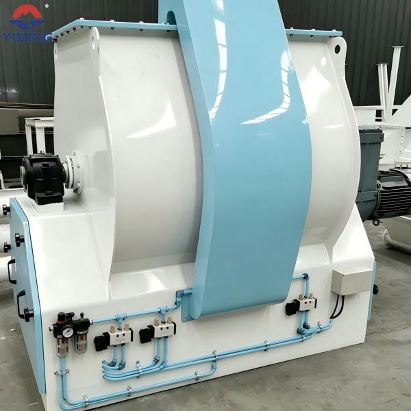 Double shaft paddle mixer